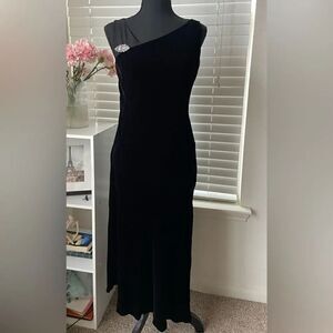 Lafayette 148 NY Black Velvet Maxi Dress Sz 4 with Brooch Christmas New Year